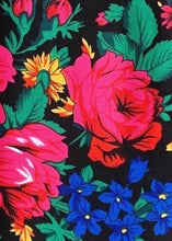 Load image into Gallery viewer, Qungasiilitaq/Scarf
